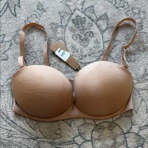 SKIMS Nude/Tan Strapless Convertible Bra